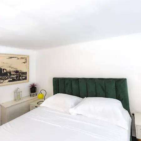 King's Street Apartment Split